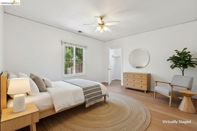 7650 Ney Ave, Oakland, CA 94605