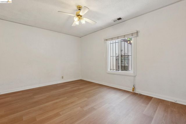 7650 Ney Ave, Oakland, CA 94605