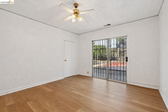 7650 Ney Ave, Oakland, CA 94605