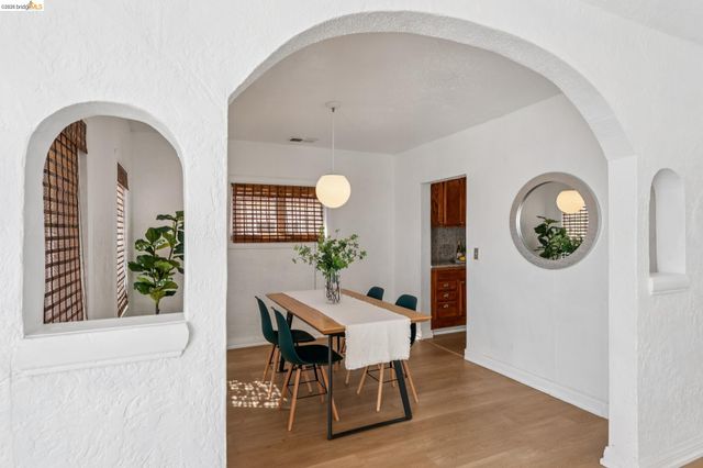 7650 Ney Ave, Oakland, CA 94605
