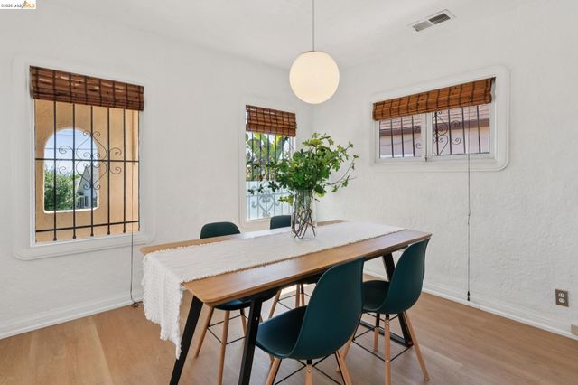 7650 Ney Ave, Oakland, CA 94605