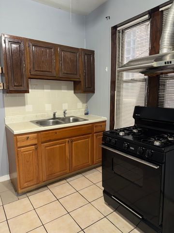 940 W 31st Place, Chicago, IL 60608