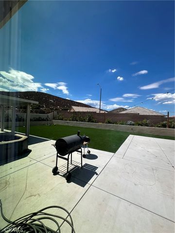 27219 Hideout Court, Menifee, CA 92585