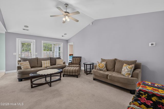 214 Gardenview Court NE, Leland, NC 28451