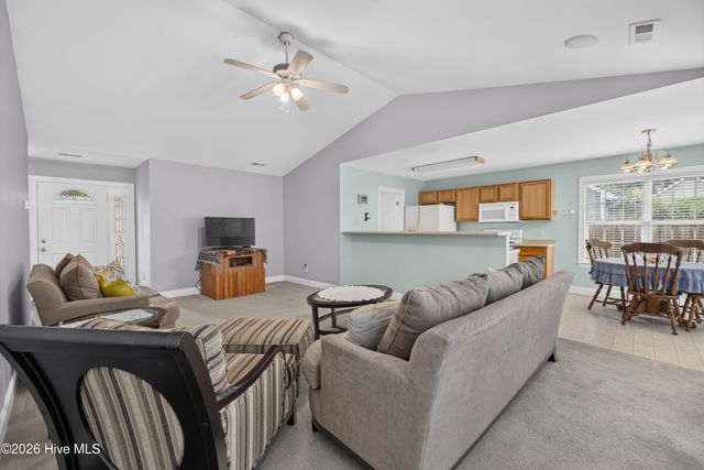 214 Gardenview Court NE, Leland, NC 28451
