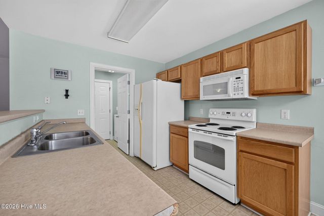 214 Gardenview Court NE, Leland, NC 28451