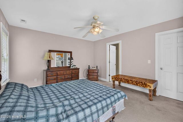 214 Gardenview Court NE, Leland, NC 28451