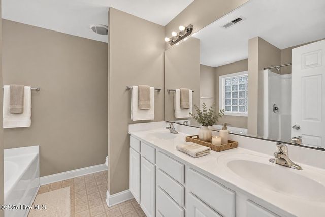 214 Gardenview Court NE, Leland, NC 28451