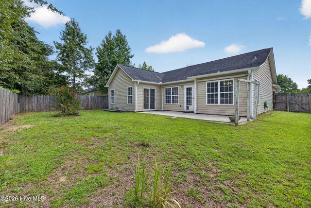 214 Gardenview Court NE, Leland, NC 28451