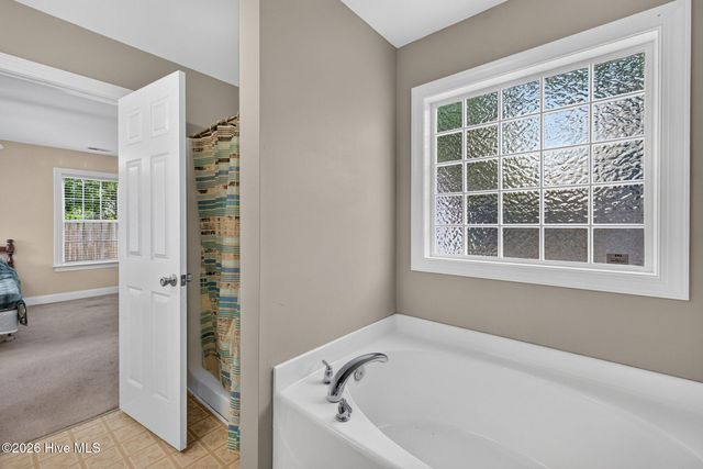 214 Gardenview Court NE, Leland, NC 28451