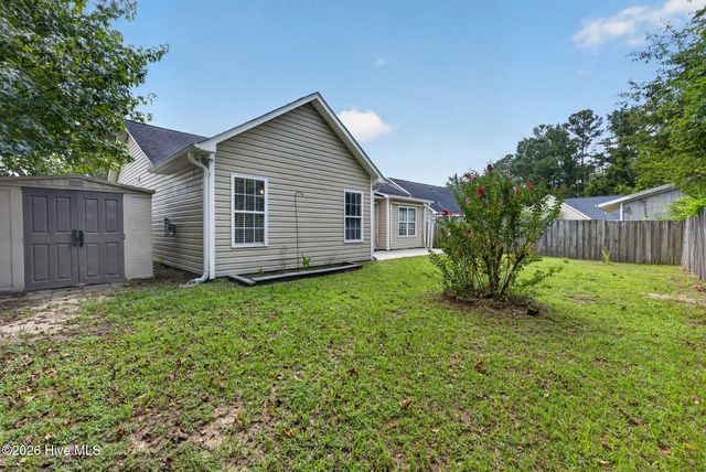 214 Gardenview Court NE, Leland, NC 28451