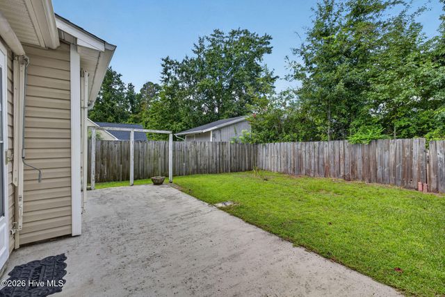 214 Gardenview Court NE, Leland, NC 28451