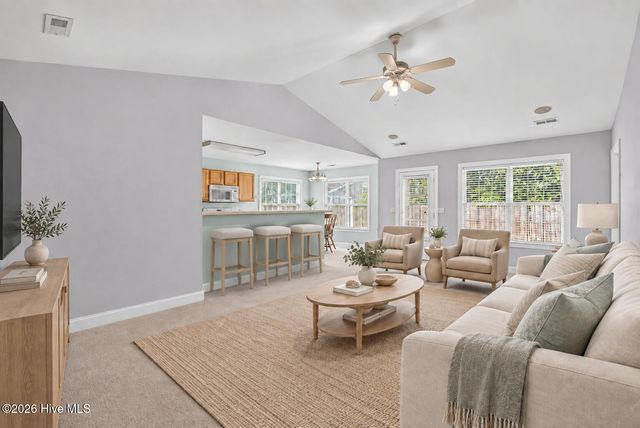 214 Gardenview Court NE, Leland, NC 28451