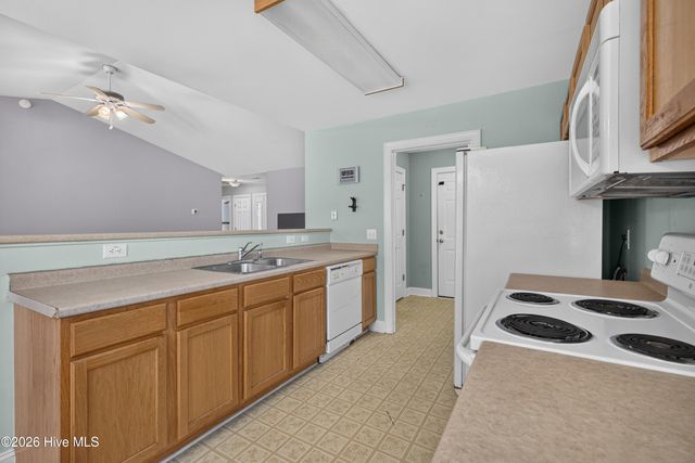 214 Gardenview Court NE, Leland, NC 28451