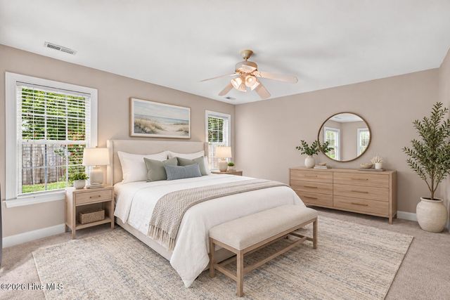 214 Gardenview Court NE, Leland, NC 28451