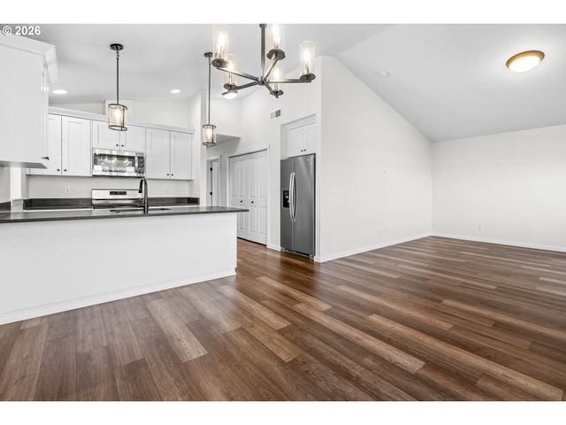 1850 Se MULBERRY Ave, Dallas, OR 97338