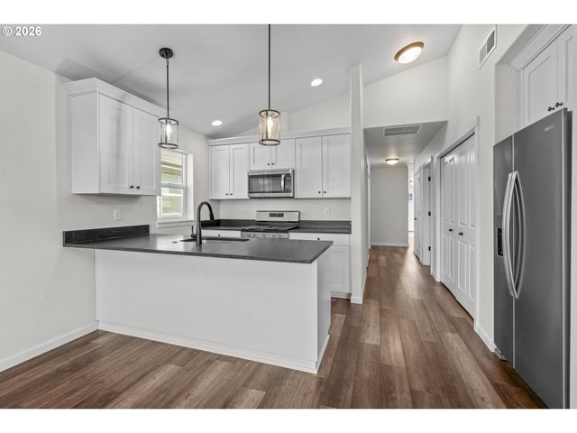 1850 Se MULBERRY Ave, Dallas, OR 97338