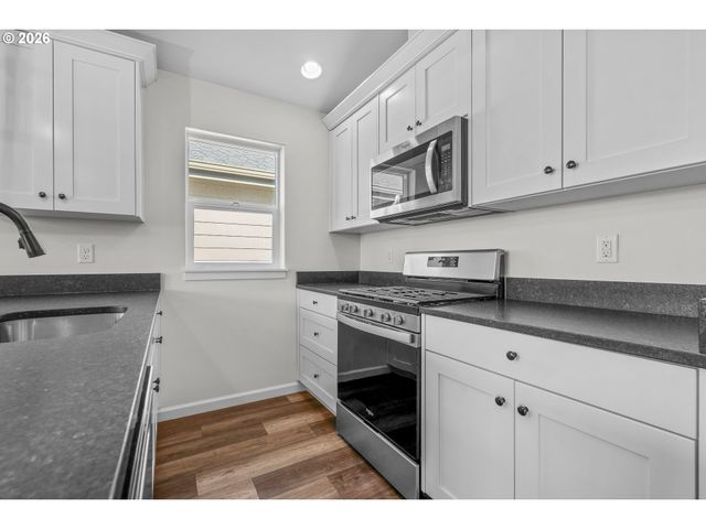 1850 Se MULBERRY Ave, Dallas, OR 97338