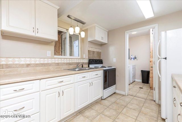 428 N Bunn Street, Anchorage, AK 99501