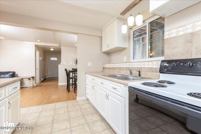 428 N Bunn Street, Anchorage, AK 99501