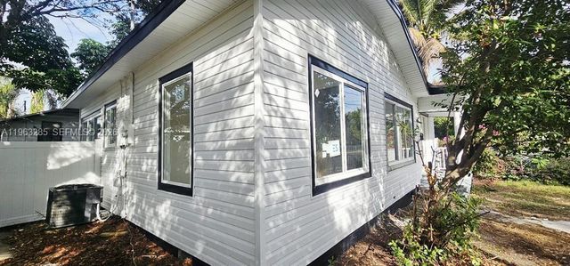 1311 11th Ave S, St Petersburg, FL 33705