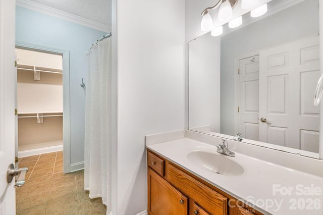 896 West Pointe Drive, Asheville, NC 28806