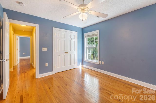 896 West Pointe Drive, Asheville, NC 28806