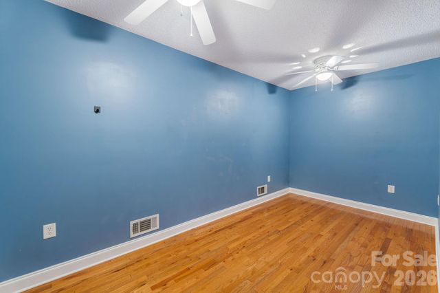 896 West Pointe Drive, Asheville, NC 28806