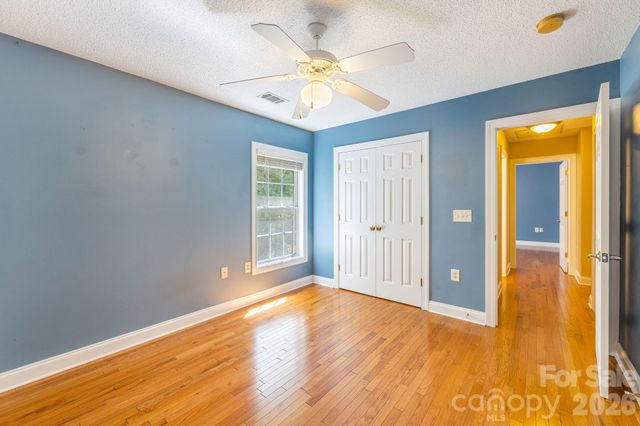896 West Pointe Drive, Asheville, NC 28806