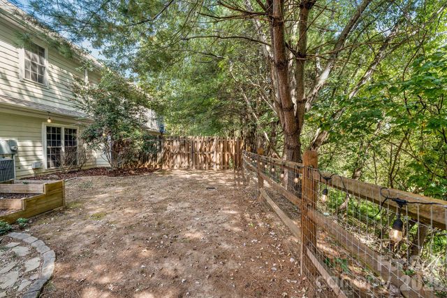 896 West Pointe Drive, Asheville, NC 28806