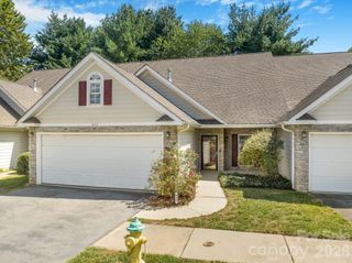 896 West Pointe Drive, Asheville, NC 28806