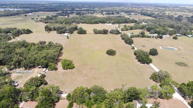 5780 CR 569, Center Hill, FL 33514