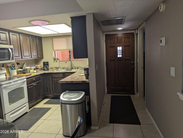463 S OLMO Circle, Apache Junction, AZ 85120