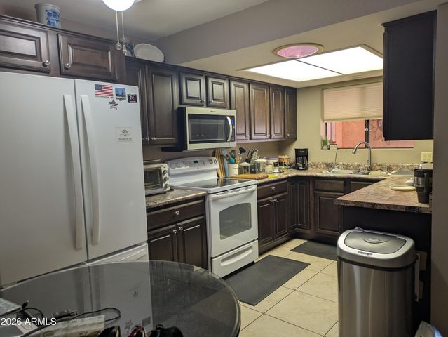 463 S OLMO Circle, Apache Junction, AZ 85120