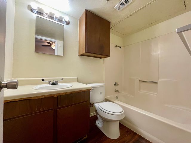 2526 W Prairie Street 203, Denton, TX 76201