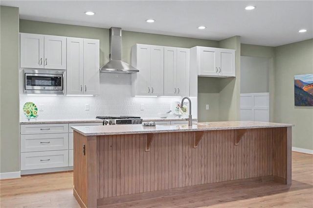 1013 Bluestem Circle, Baldwin City, KS 66006