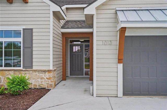 1013 Bluestem Circle, Baldwin City, KS 66006