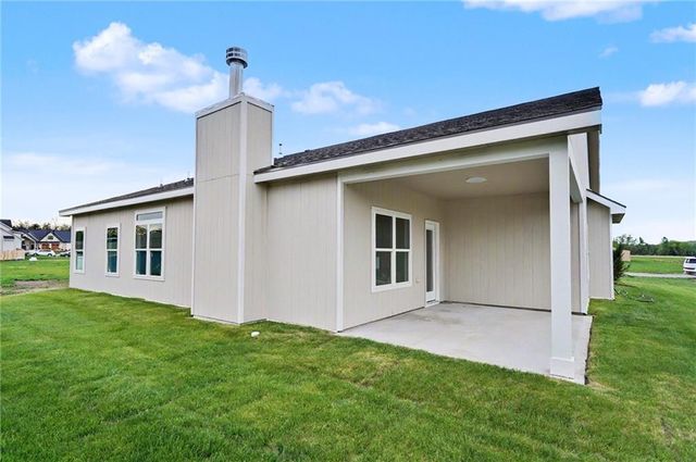 1013 Bluestem Circle, Baldwin City, KS 66006