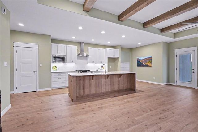 1013 Bluestem Circle, Baldwin City, KS 66006