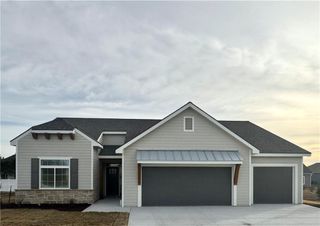 1013 Bluestem Circle, Baldwin City, KS 66006