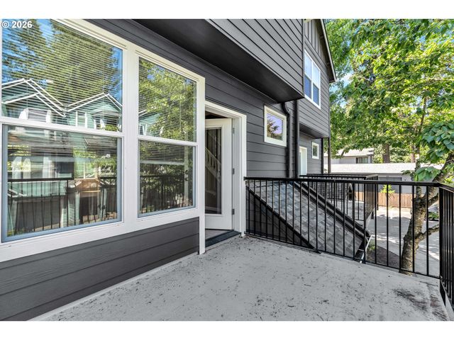 7854 Sw WATER PARSLEY Ln, Portland, OR 97224