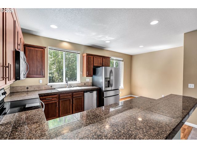 7854 Sw WATER PARSLEY Ln, Portland, OR 97224