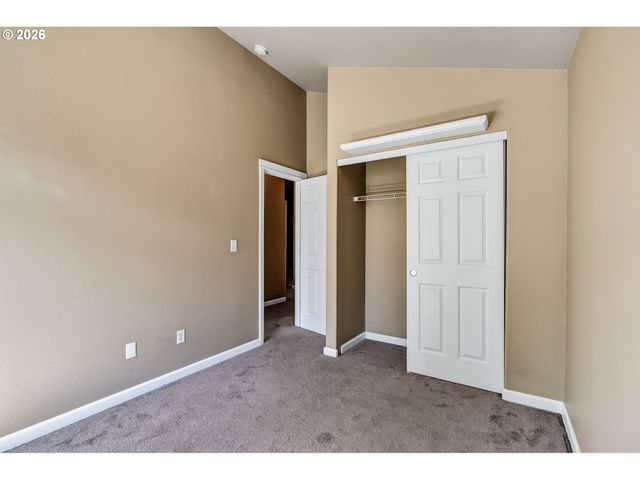 7854 Sw WATER PARSLEY Ln, Portland, OR 97224