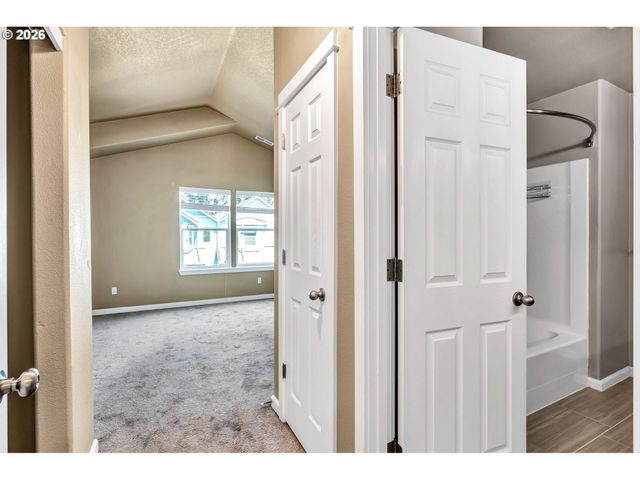 7854 Sw WATER PARSLEY Ln, Portland, OR 97224