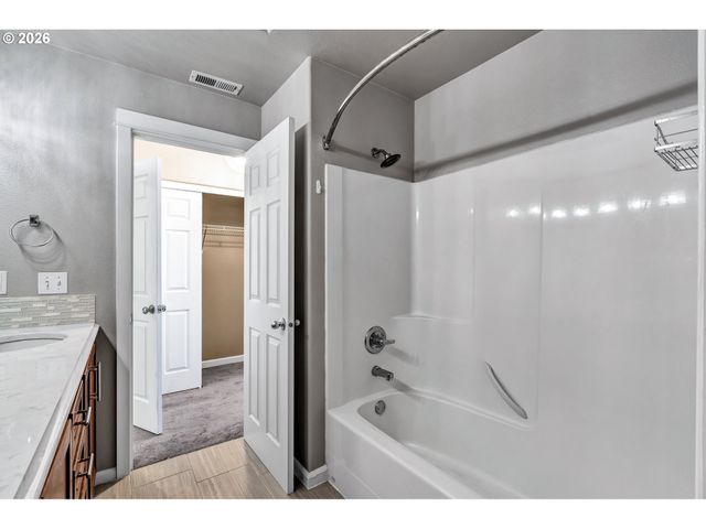 7854 Sw WATER PARSLEY Ln, Portland, OR 97224