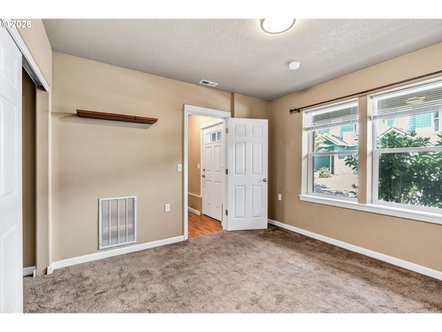7854 Sw WATER PARSLEY Ln, Portland, OR 97224
