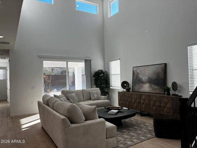 10038 S 23RD Lane, Phoenix, AZ 85041