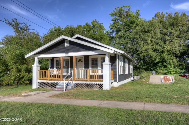 1728 Washington Avenue, Baxter Springs, KS 66713