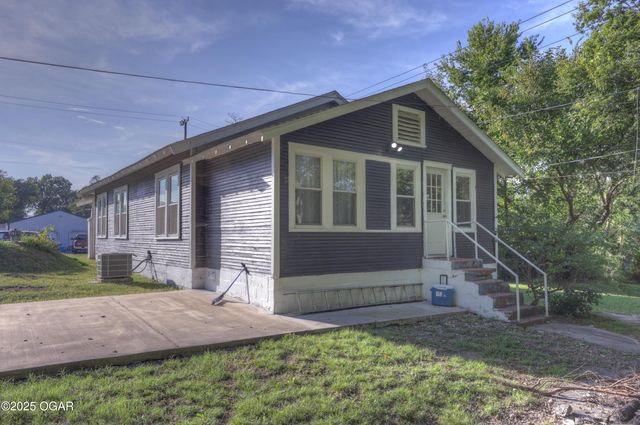 1728 Washington Avenue, Baxter Springs, KS 66713