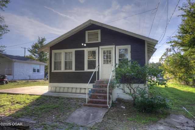 1728 Washington Avenue, Baxter Springs, KS 66713